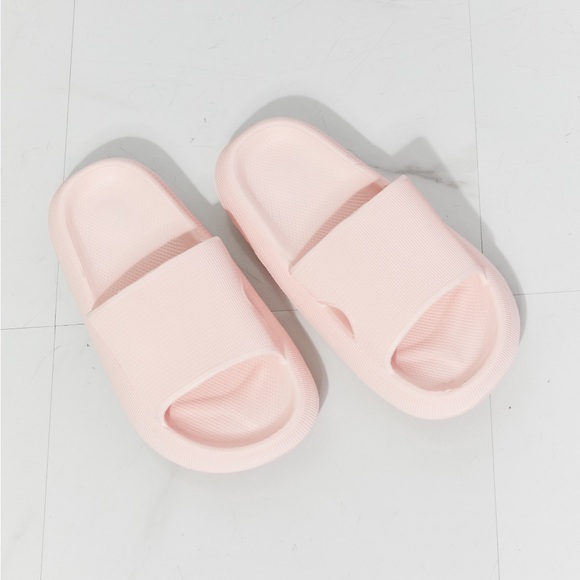 Casual Chic Pink Print Slides - Picture 3 of 7